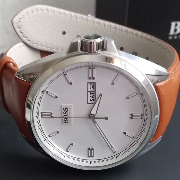 Hugo Boss Men's Driver 1513119 Light Brown Leather Analog Quartz Watch Brand new - Picture 12 of 13